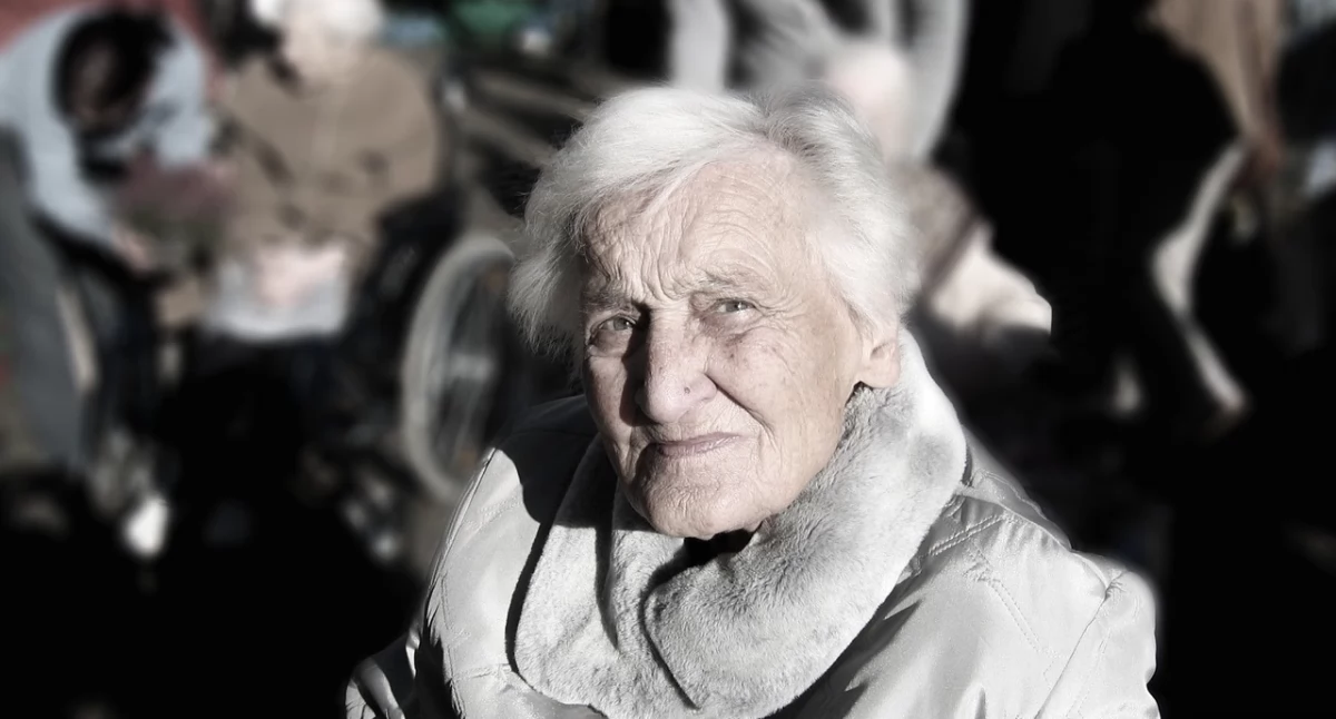 MZ przypomina: Bezpłatne szczepienia przeciwko grypie dla seniorów 65+