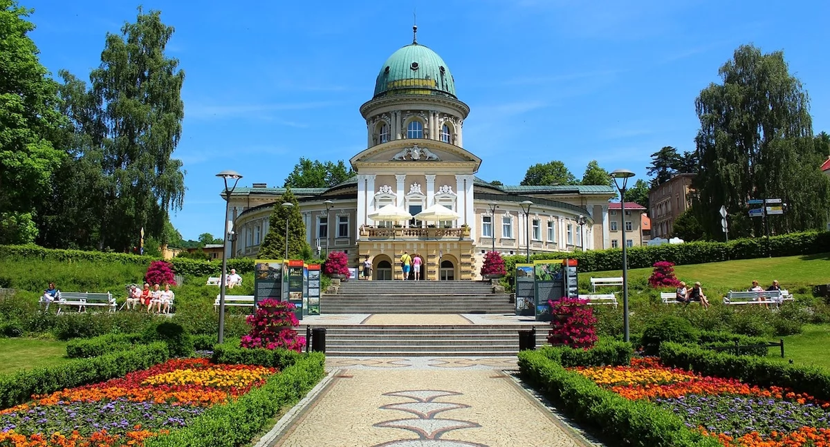 Będzie ograniczenie sprzedaży alkoholu w sanatoriach? Poseł PiS złożył interpelację