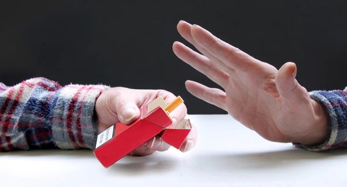 Prof. Postuła: Tylko działania ekonomiczne zachęcą Polaków do rzucenia palenia
