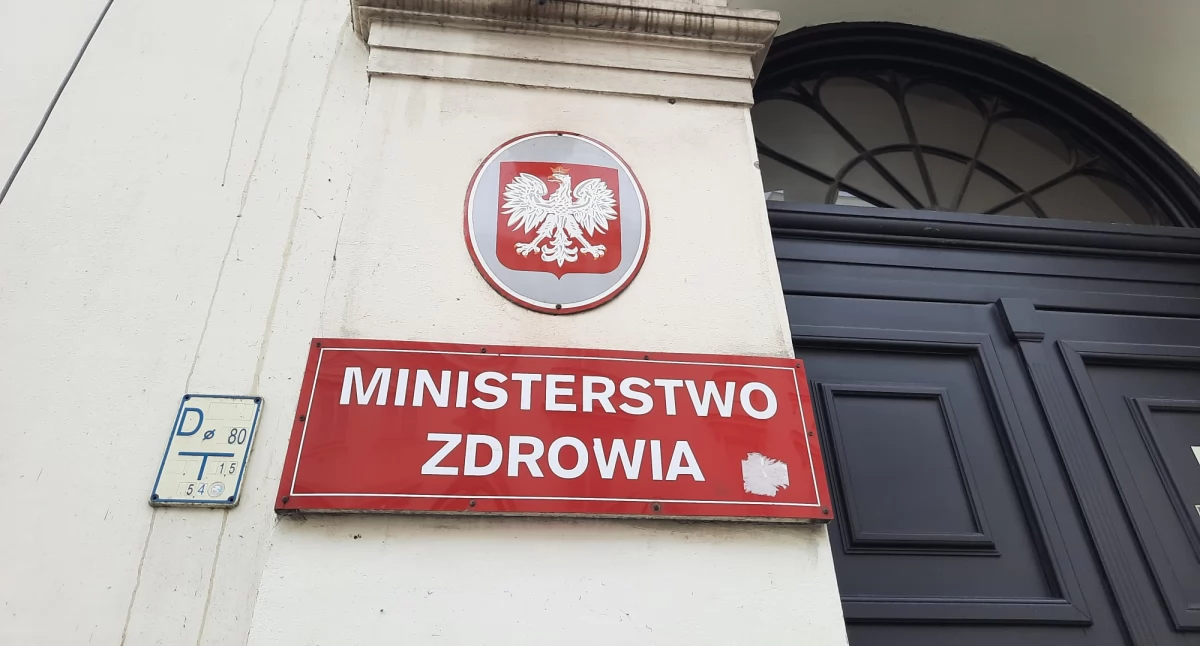 Minister zdrowia: w styczniu rząd zajmie się zakazem sprzedaży nieletnim e-papierosów bez nikotyny