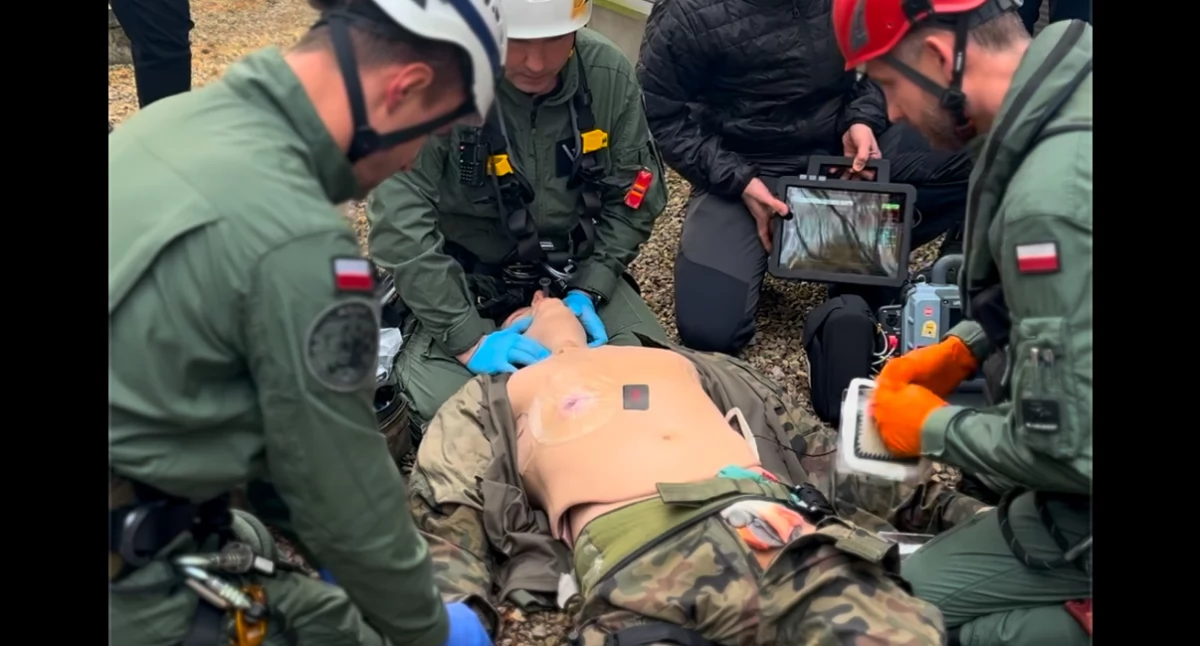 Akcja ratunkowa jak z helikoptera w ogniu? Jak wyglądał trening medyczny na pokładzie śmigłowca?