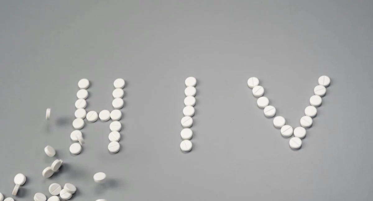 Brak leku na HIV w aptekach – problemy z dostępnością odpowiednika
