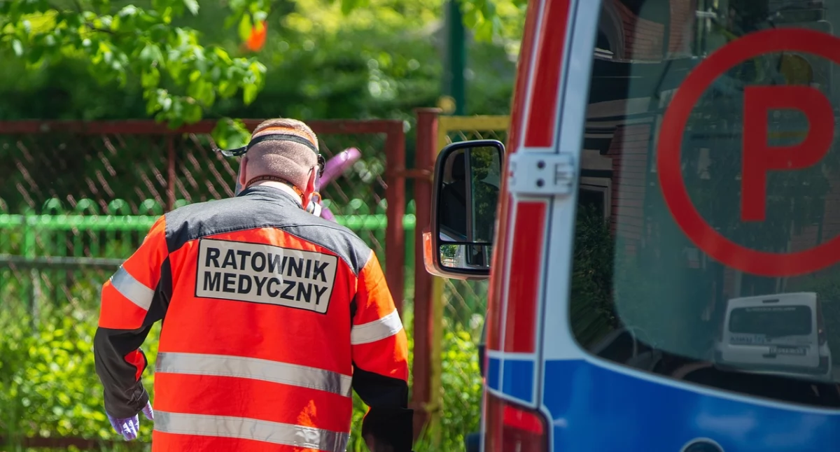 15 minut na przyjęcia pacjenta z karetki na SOR będzie uregulowane ustawą, nie rozporządzeniem