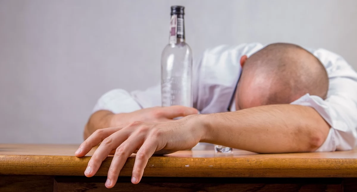 ZUS wypłaca miliony złotych na tzw. renty alkoholowe