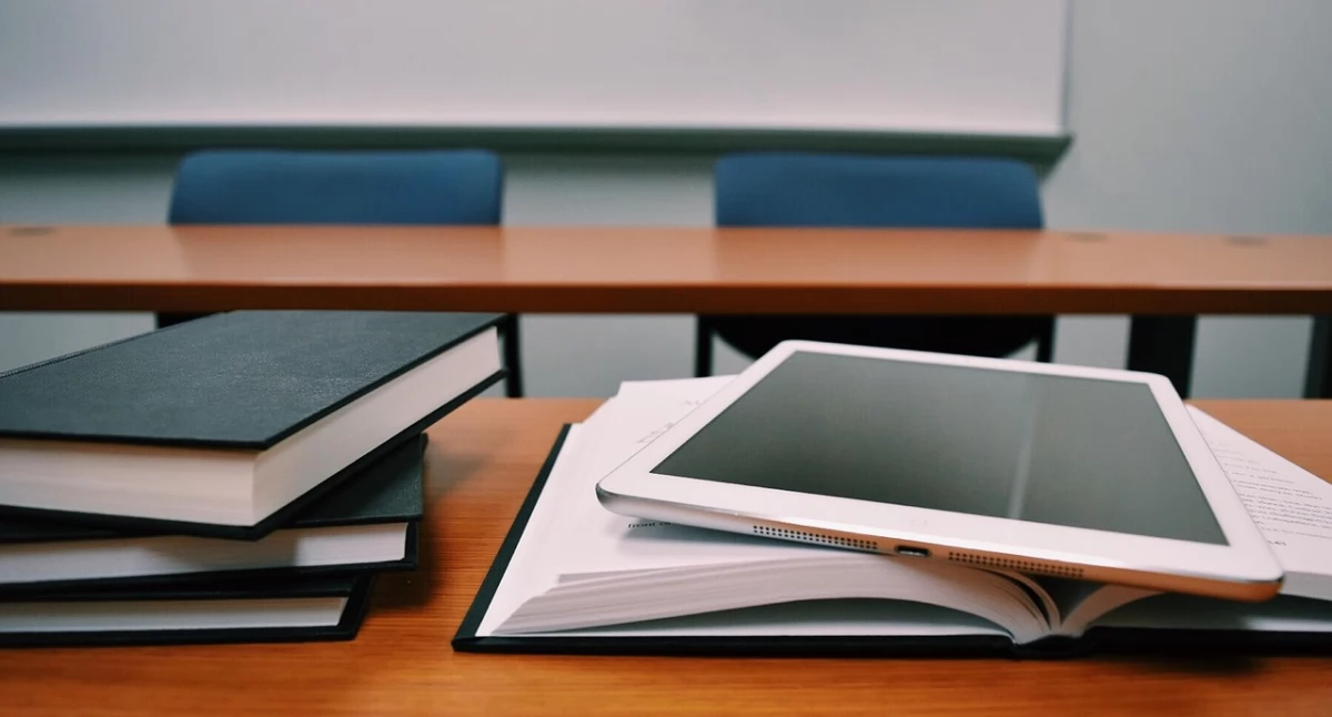 Edukacja seksualna w szkołach. MEN podaje wytyczne prowadzenia 