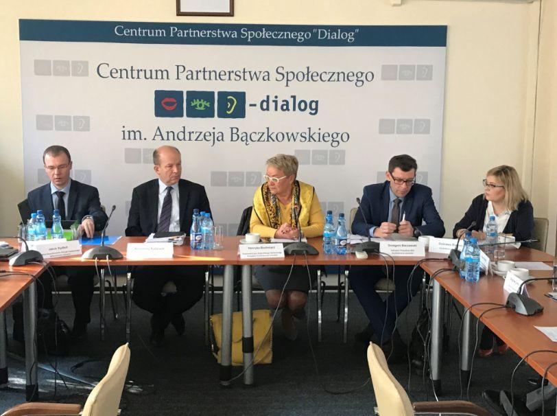 Organizacje pacjenckie z „wodą w ustach”, ale nie wszystkie. Szykują stanowisko
