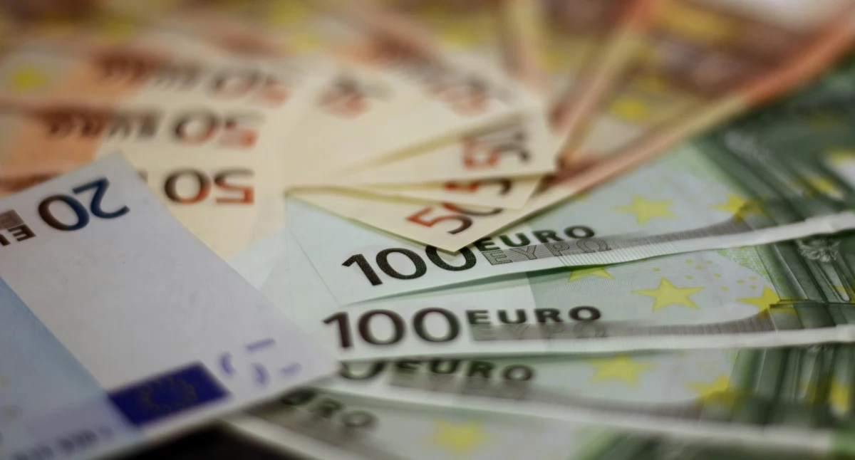 Chaos w szpitalach: Umowy na środki z KPO wciąż bez podpisów