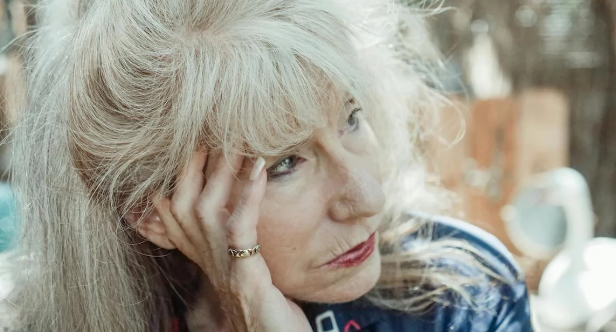 Objawy menopauzy mogą być wczesnym sygnałem demencji