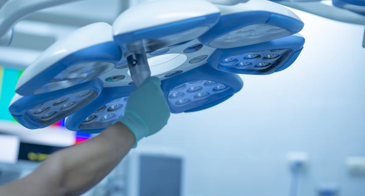Robotyczna precyzja w Gdyni. Lekarze usunęli guz z trudno dostępnego miejsca