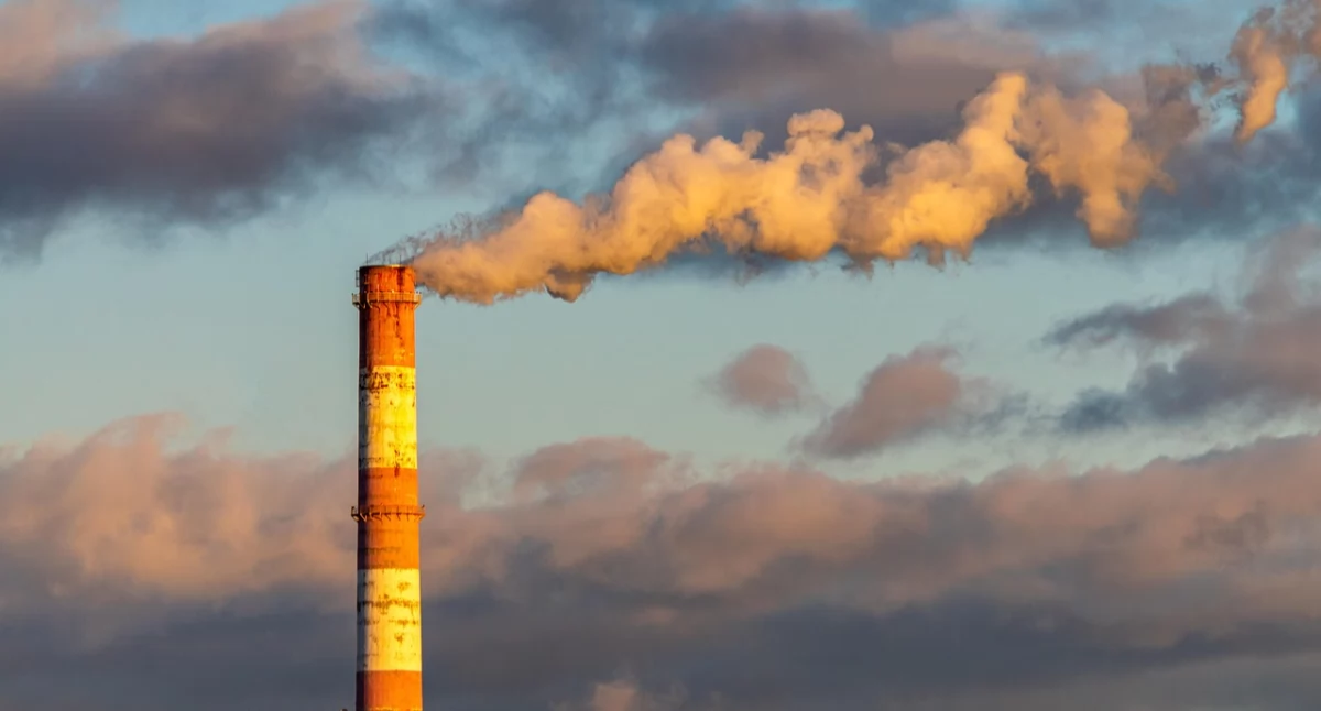 Komisja Europejska pozwała Polskę za smog. Grożą nam kary w milionach