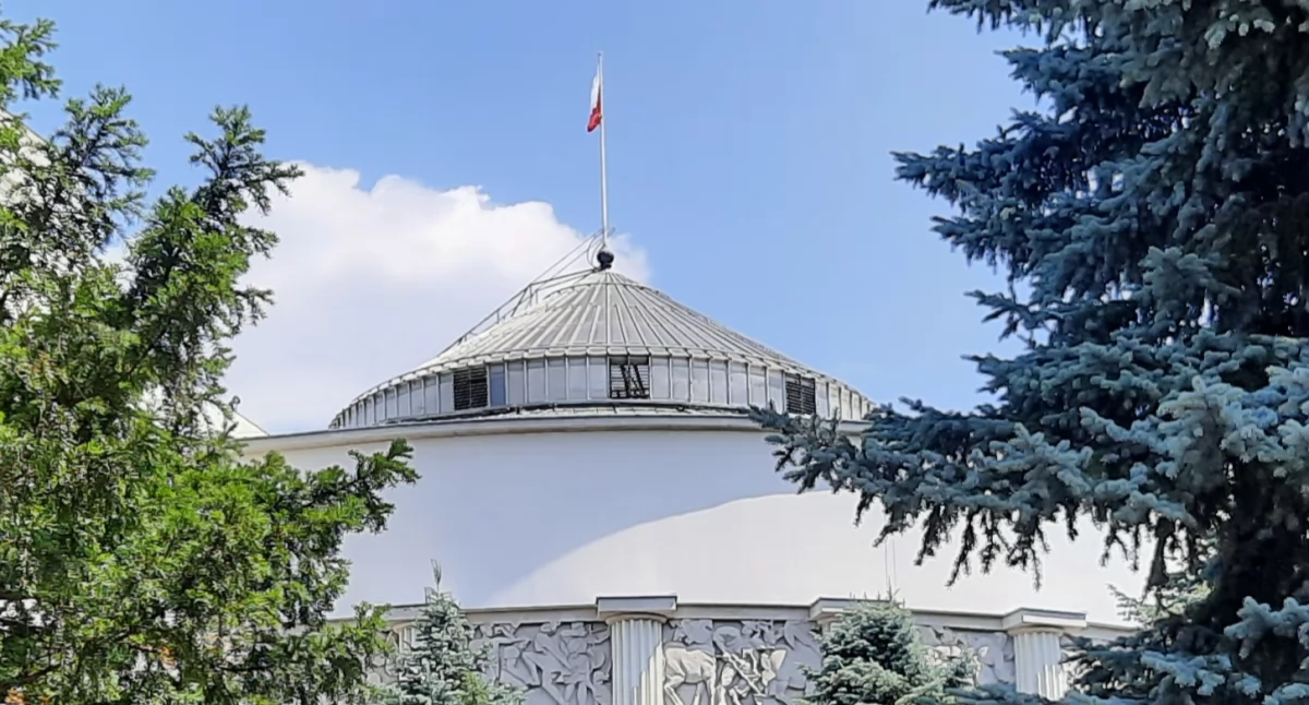 Bezpieczeństwo medyków w Polsce – dyskusja w Senacie o narastającej agresji, potrzebnych zmianach w prawie i systemowym wsparciu