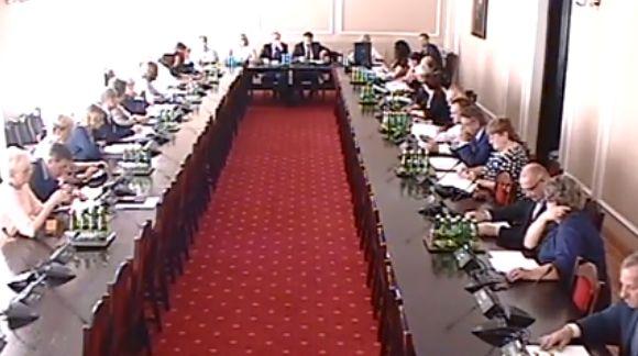 Sejmowa Komisja Zdrowia odrzuciła poprawki do ustawy o dekomercjalizacji