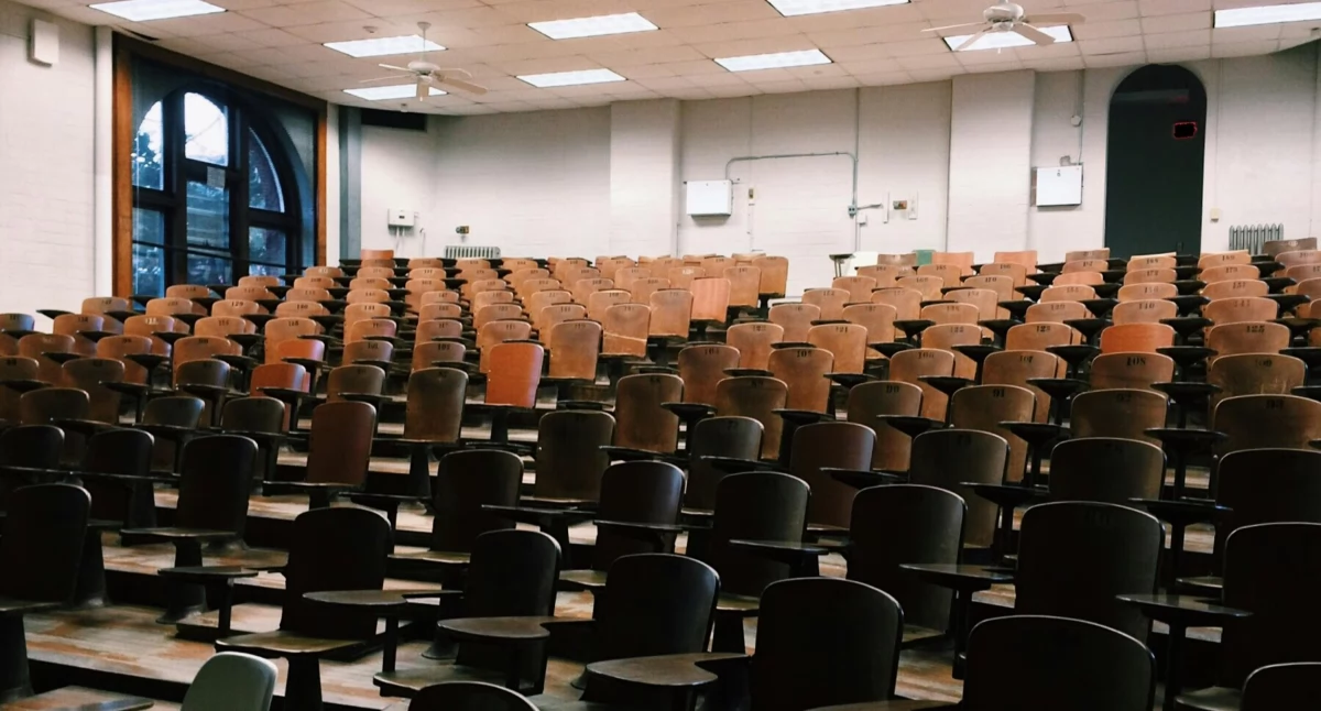 SWPS i UJ: Rosnąca popularność studiów psychologicznych w Polsce – czy jakość kształcenia nadąża za popytem? [RAPORT]