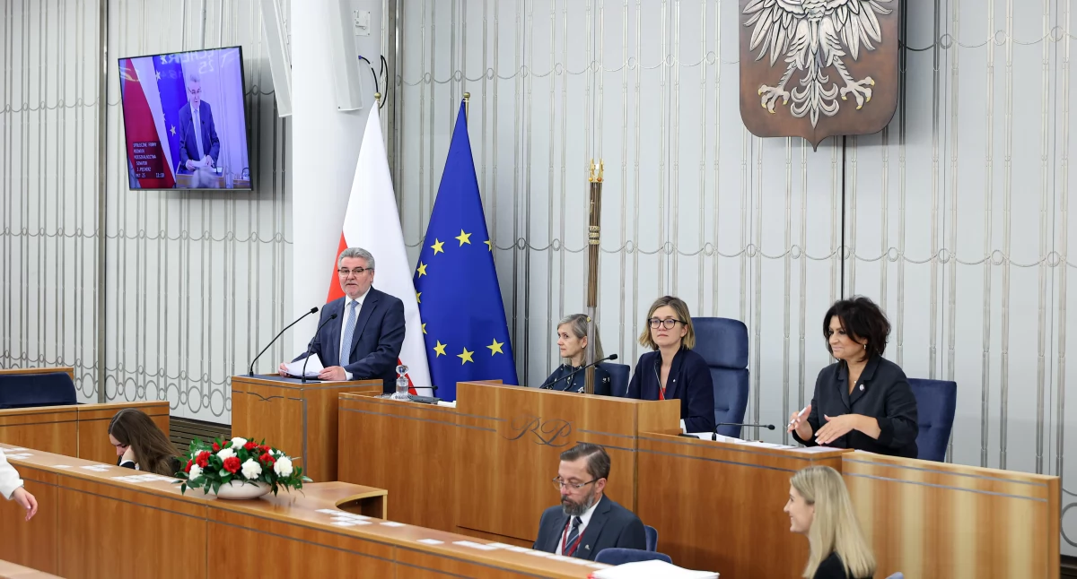 Młodzież od 13. roku życia coraz bliżej dostępu do opieki psychiatrycznej bez zgody rodzica. Senat przegłosował ustawę