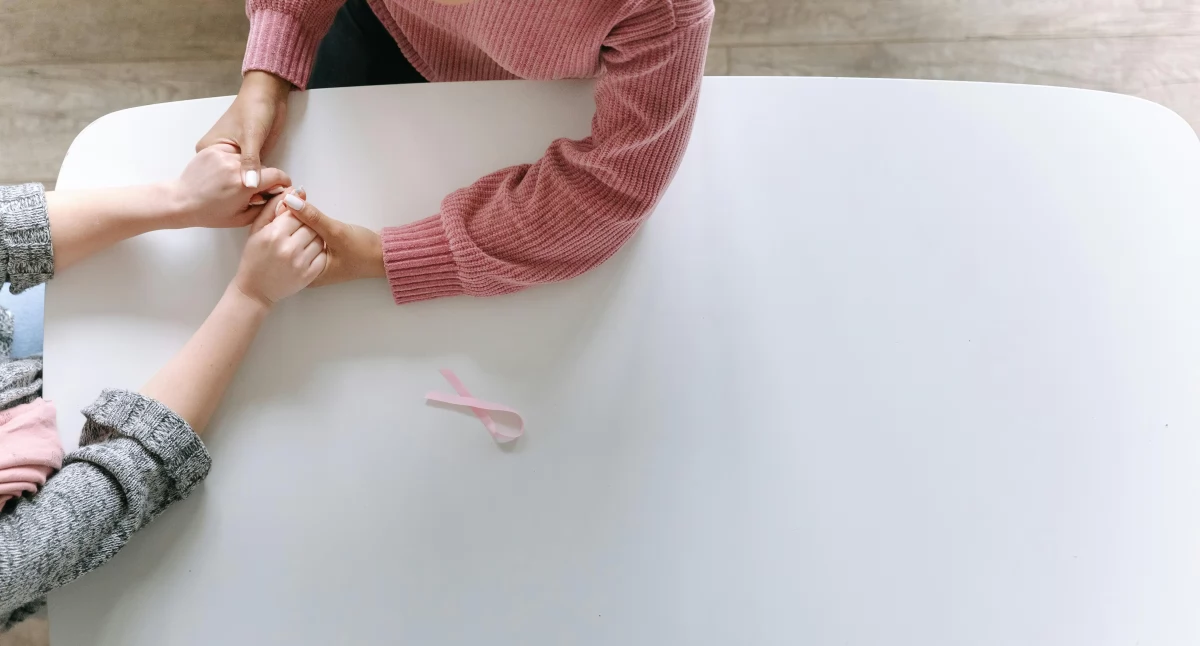 Cichy zabójca. Rak jajnika – objawy, leczenie, przełom w terapii platynoopornej