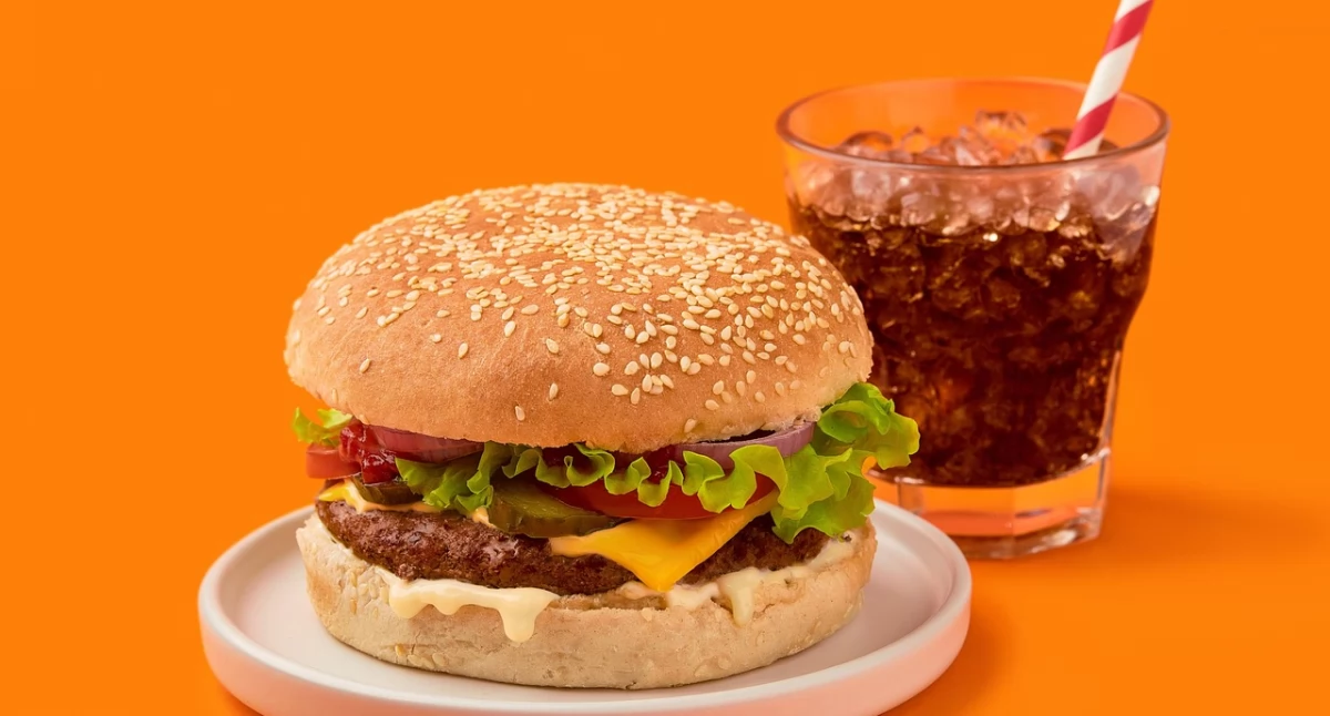 Więcej fast foodu, większe ryzyko raka płuc. Naukowcy biją na alarm