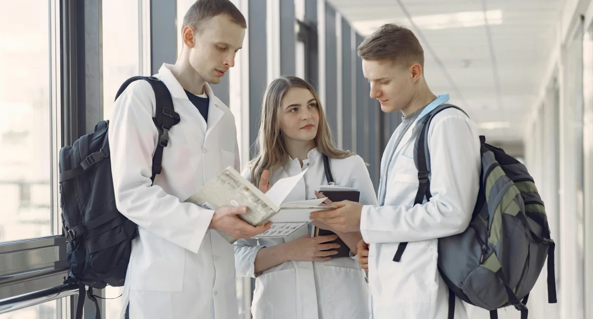 Limit miejsc na medycynę 2025/2026: Które uczelnie zostały pominięte, a które zyskały dodatkowe miejsca?