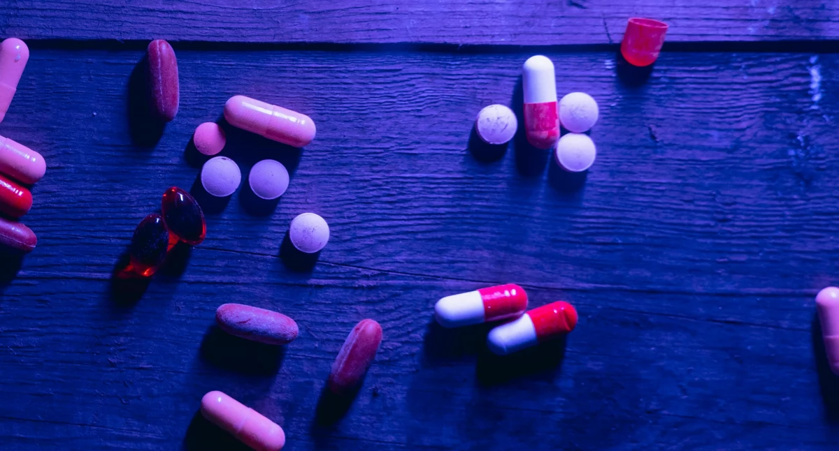 Psychiatra: Uzależnienie nie zaczyna się od tabletki. Jak system sam hoduje uzależnienie od leków dzięki receptomatom i czarnemu rynkowi