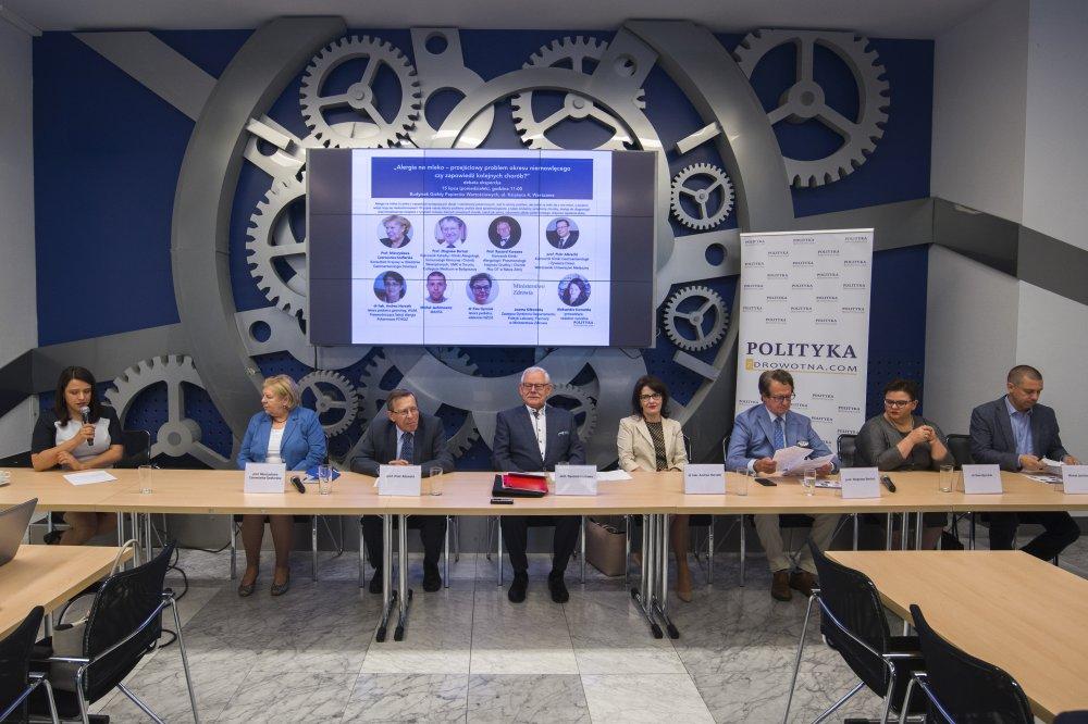 Eksperci: alergia na mleko krowie często przechodzi w marsz alergiczny, czyli kolejne choroby