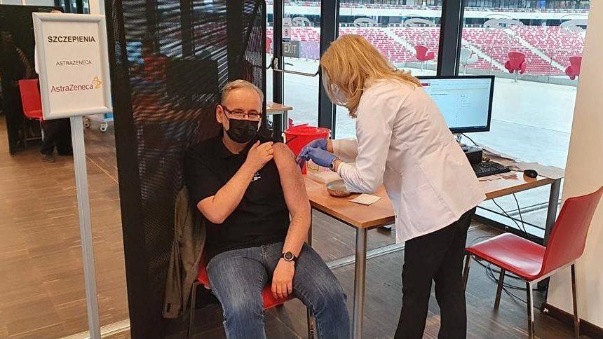 Adam Niedzielski zaszczepił się przeciw COVID-19