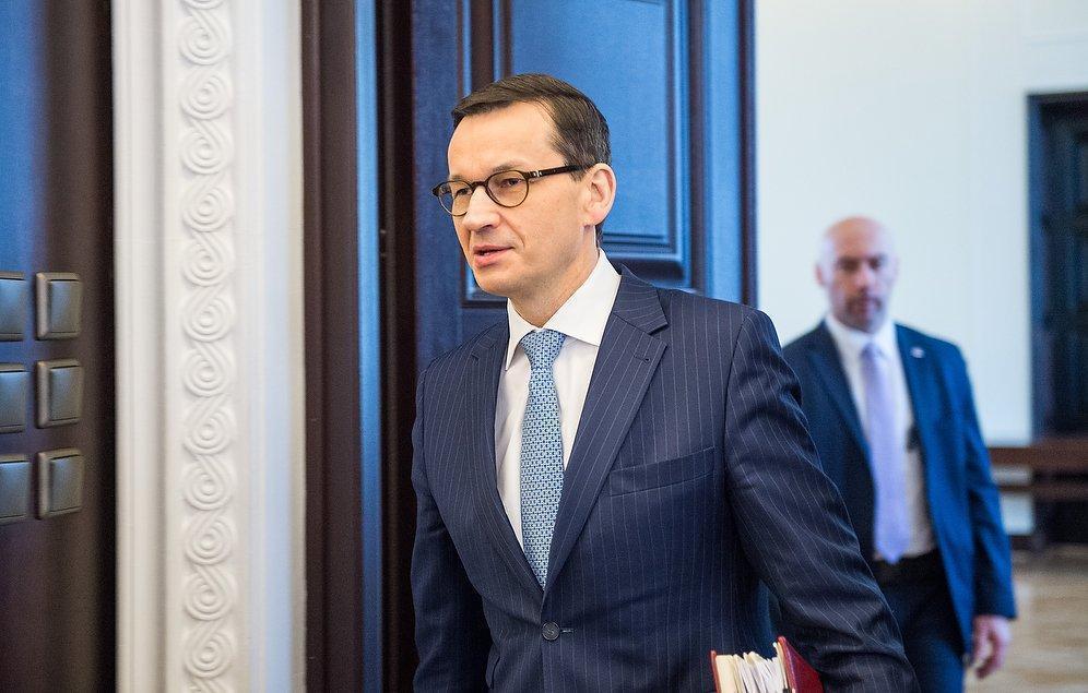 COVID-19: nowe obostrzenia na okres świateczny