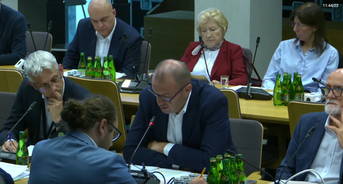 Sprawozdanie NFZ 2024: straty i wydatki - opinia Komisji Zdrowia 
