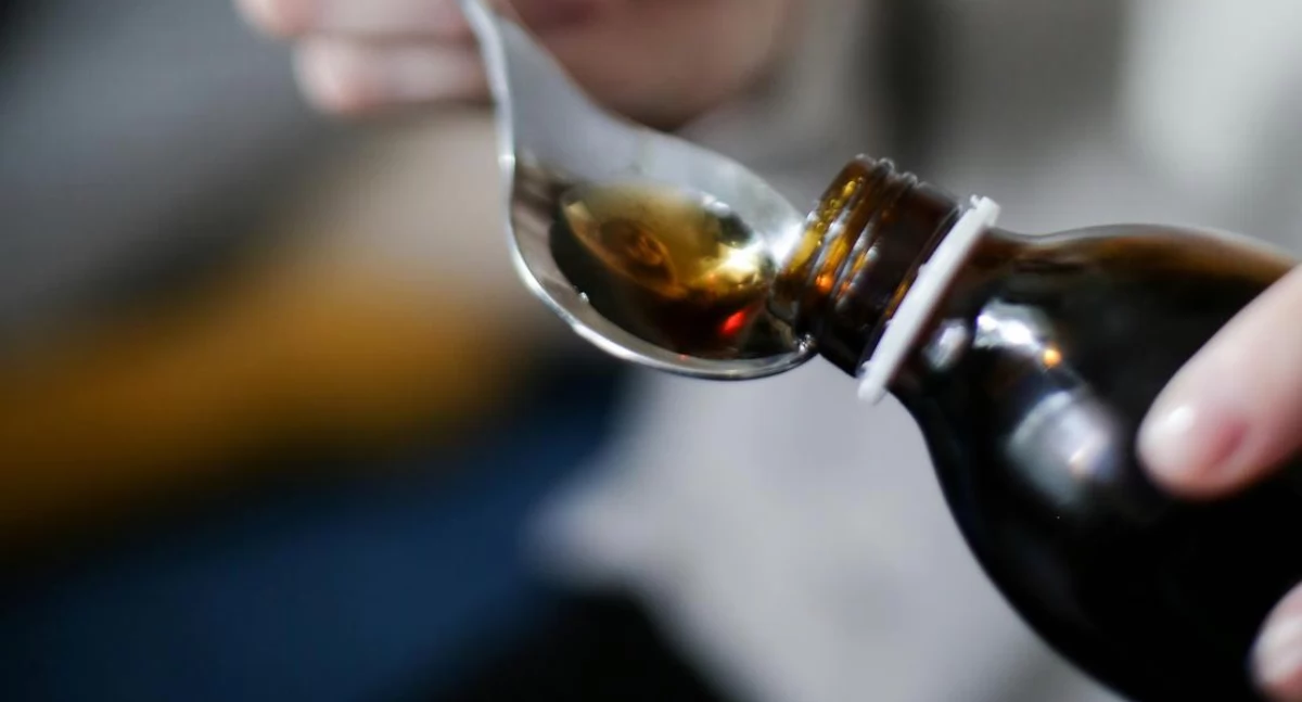 Toksyczny syrop z indyjskiej fabryki. Władze zakazują sprzedaży po serii zgonów dzieci