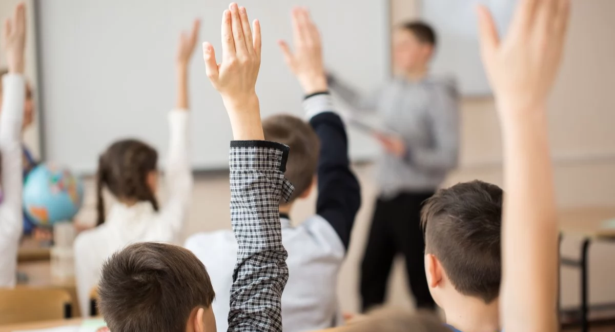 Ilu uczniów chce chodzić na edukację zdrowotną? Dane z największych miast