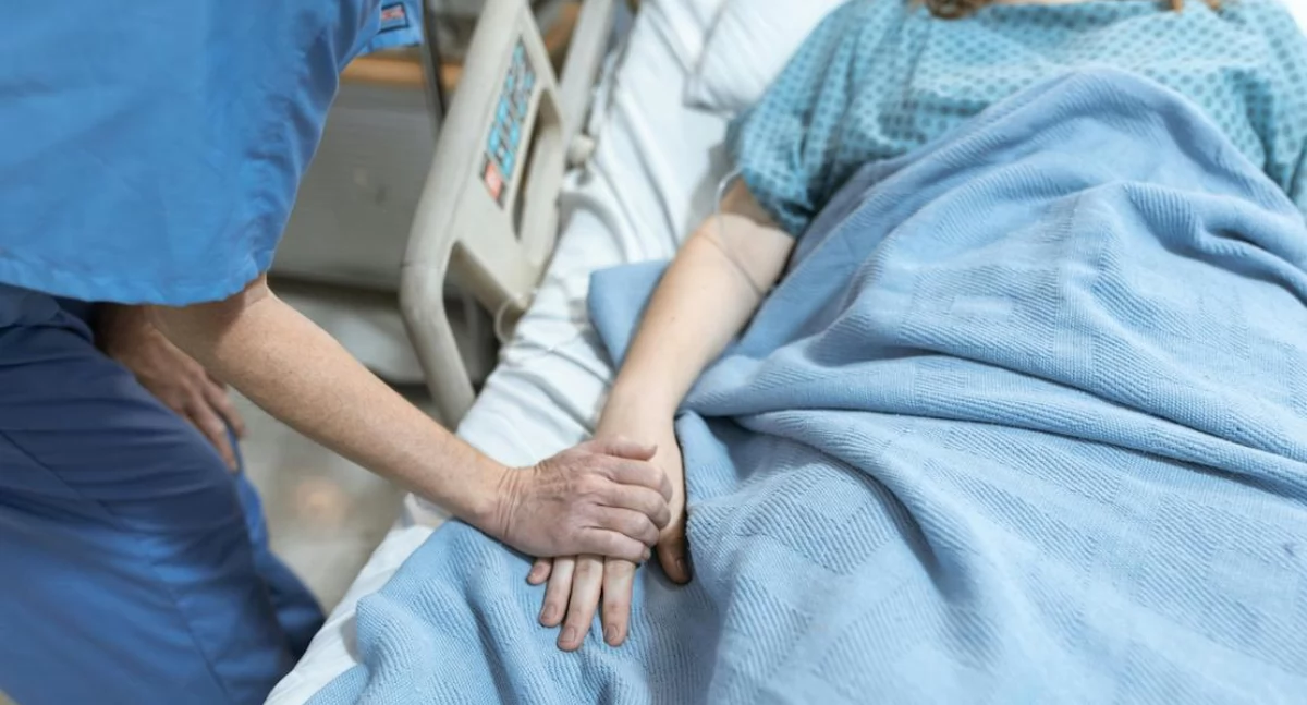 NIK: chorzy u kresu życia bez pomocy. Ministerstwo nie analizuje braków w opiece paliatywnej