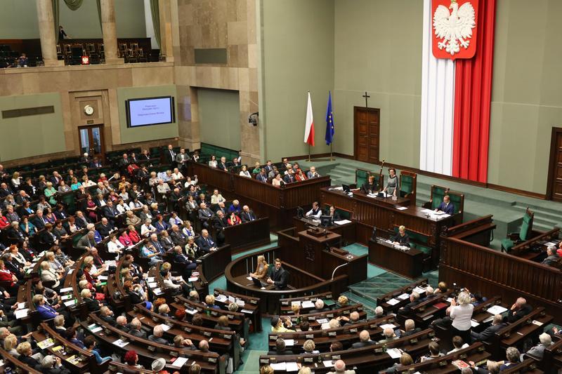 Marcinkiewicz, Kaczyński, Tusk, Kopacz - przypominamy co kiedyś premierzy mówili o zdrowiu w swoich exposé