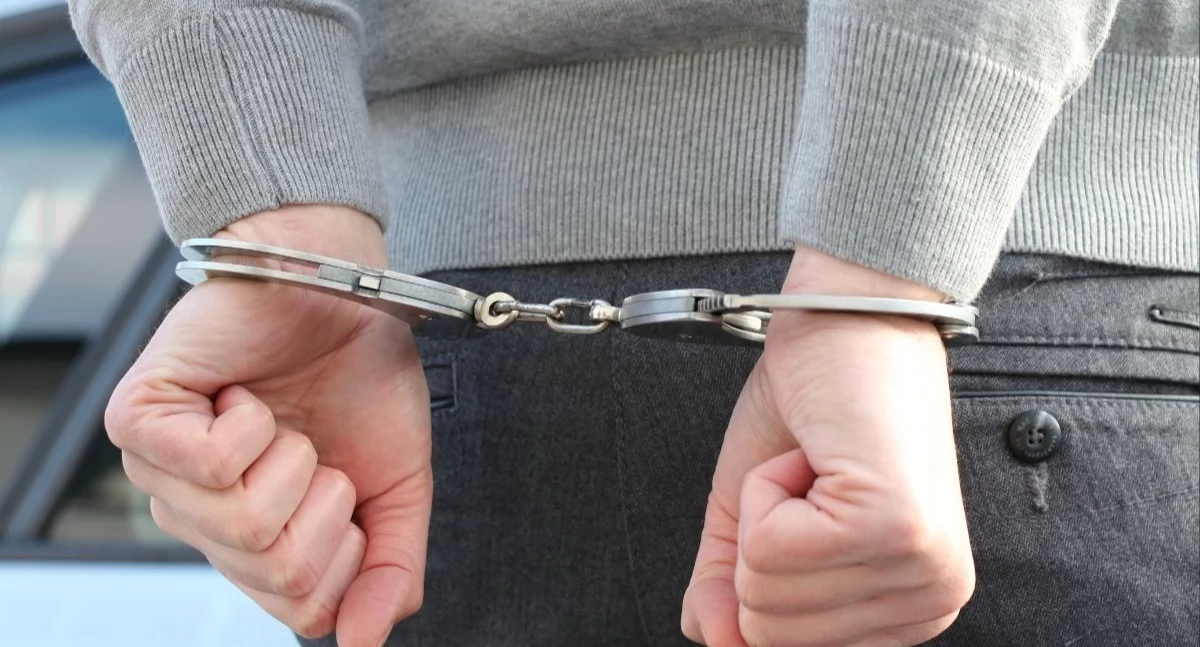 Prokuratura: lekarz i ksiądz handlowali narkotykami