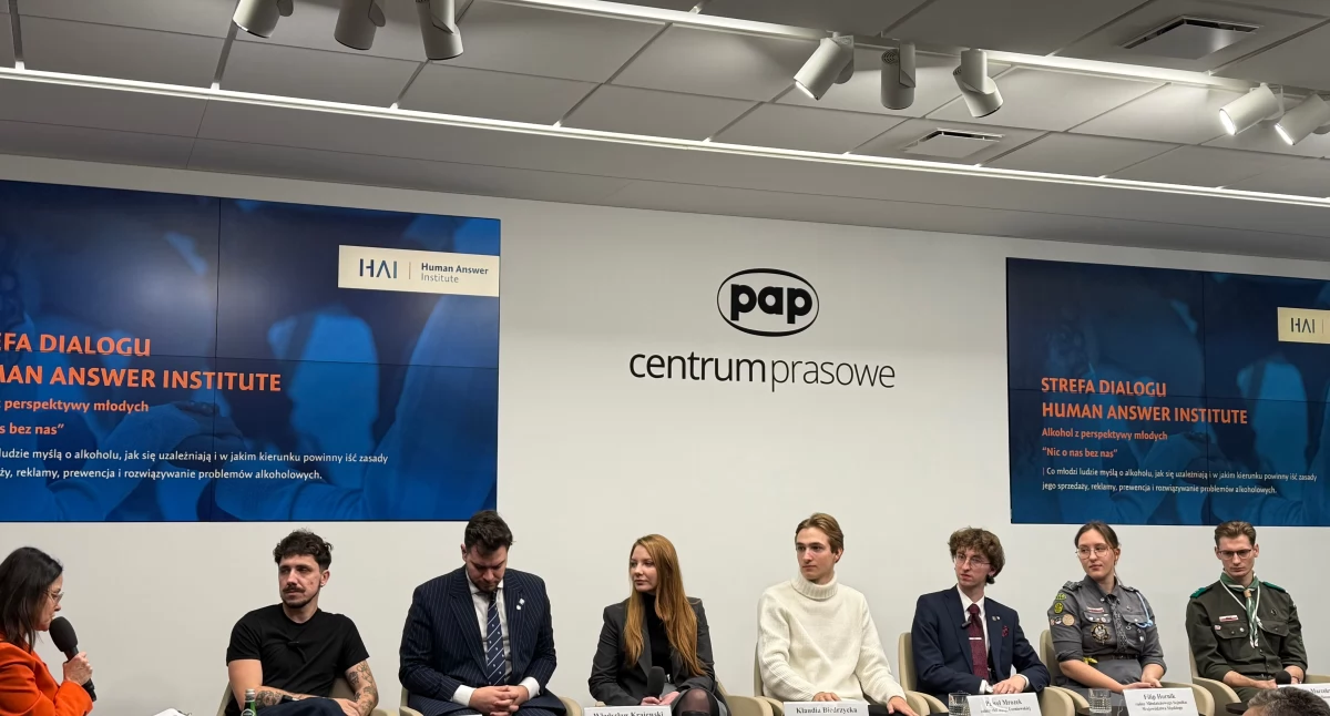 „Piwo to też alkohol” – młodzi przeciw reklamom piwa 0 proc. i kulturze picia w Polsce