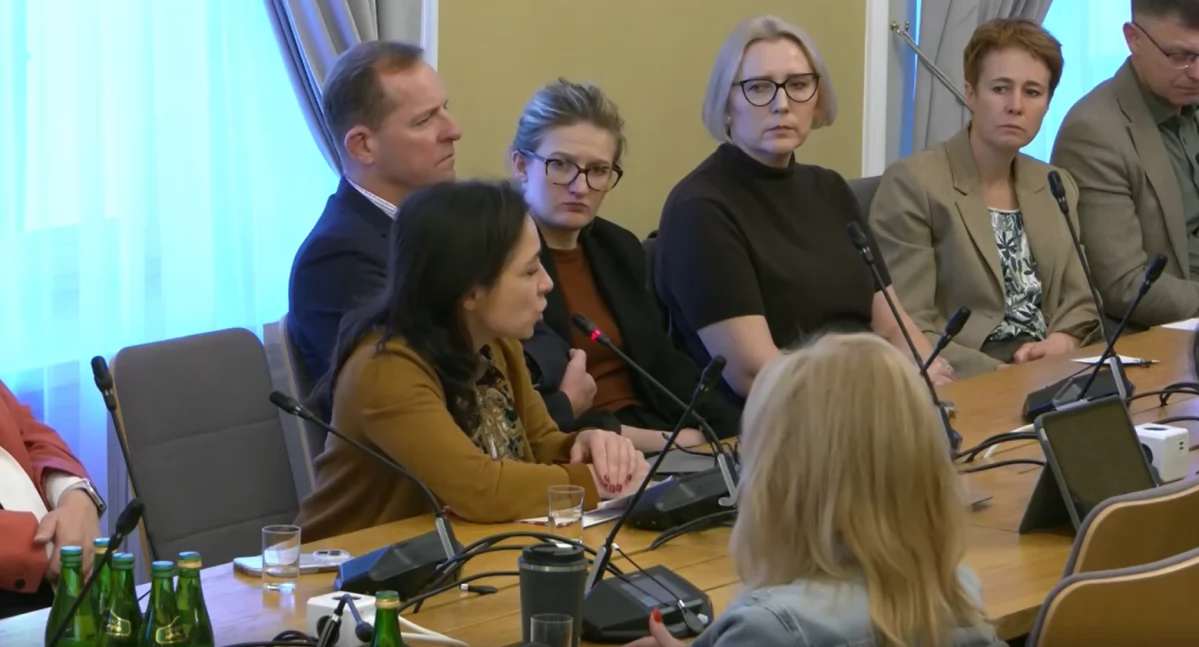 W Sejmie: 1,4 mln dzieci w mediach społecznościowych – mimo zakazu dla poniżej 13 roku życia. Co z Big Techami? 