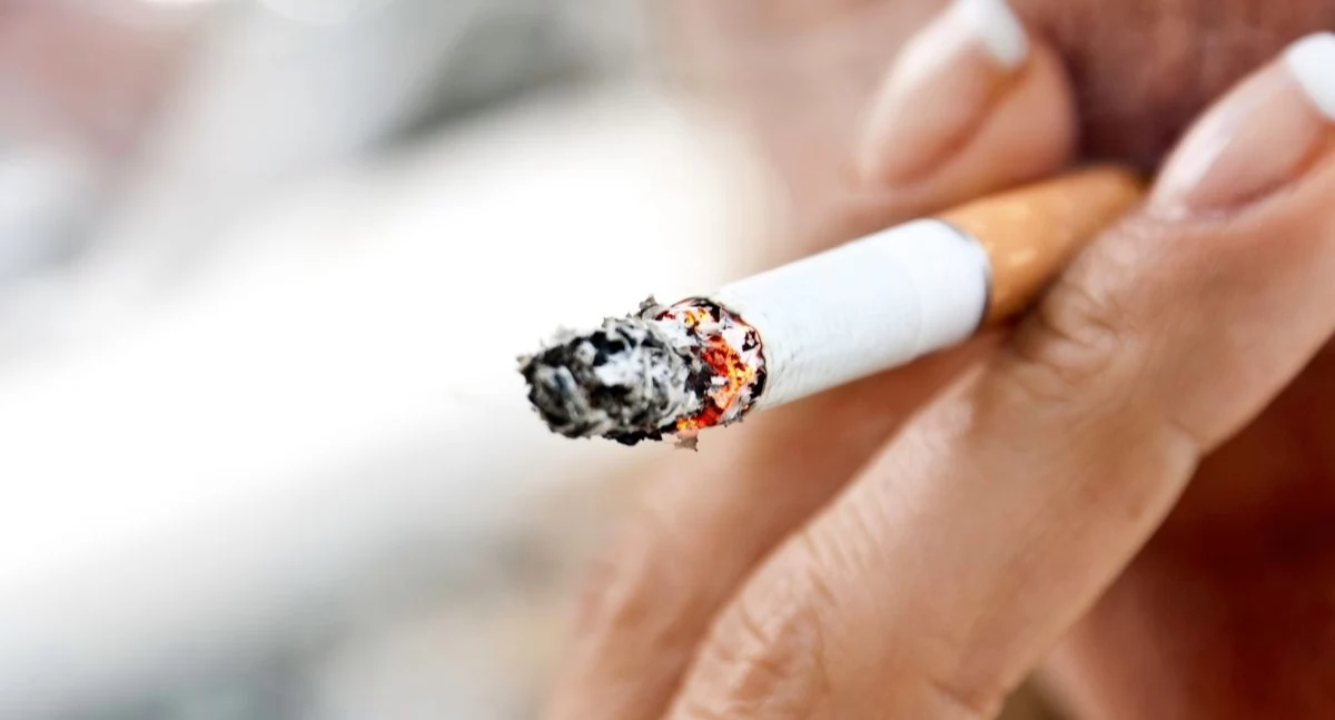 Zakazu palenia papierosów na balkonach w blokach nie będzie