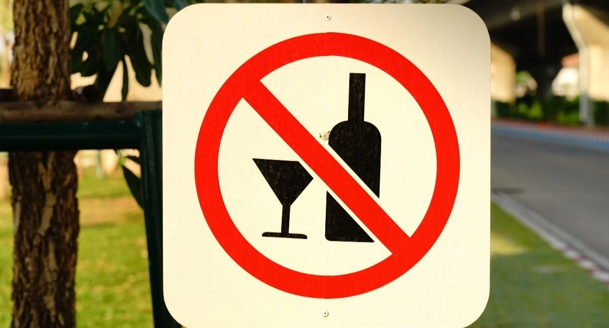 Nowy pomysł posłów na alkohol. Pieniądze z akcyzy mają trafić do NFZ