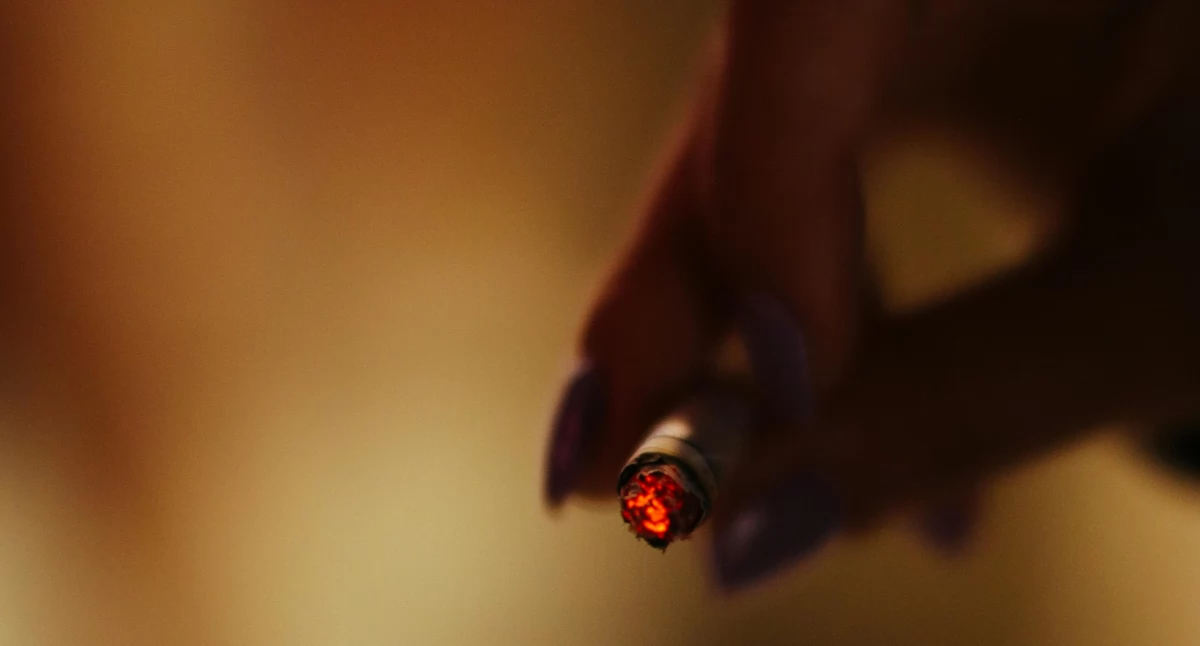 Jednorazowe e-papierosy znikną z rynku? Rząd forsuje największą reformę ustawy tytoniowej, a do KRM trafiają kolejne skargi