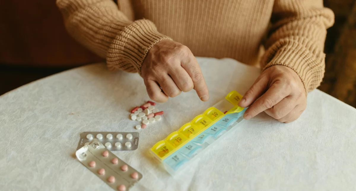 Krajowi Producenci Leków: cięcia w 65+ osłabią bezpieczeństwo lekowe. Co planuje MZ i NFZ?