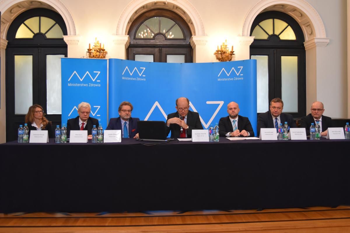 Nowy podział kompetencji w kierownictwie MZ i spore zaskoczenie