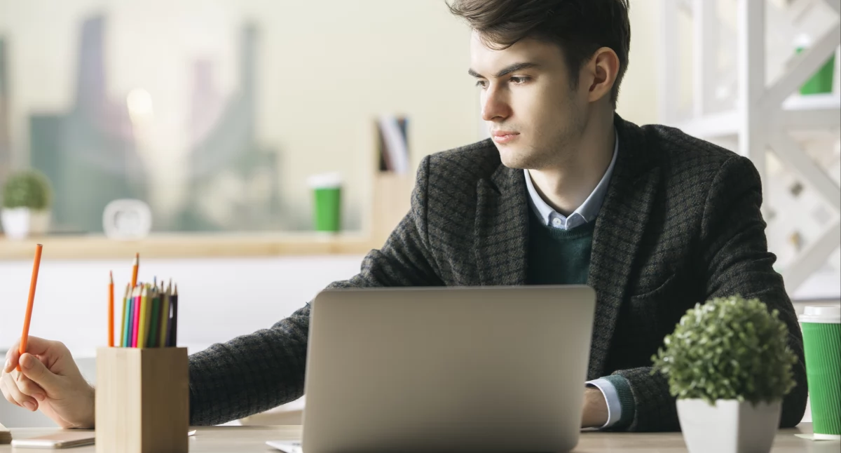 Gen Z chce leczyć się szybko i online: e-wizyty, czaty i aplikacje zamiast kolejek