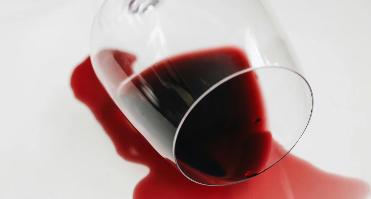 Alkohol uszkadza DNA - naukowcy wyjaśniają możliwe mechanizmy i konsekwencje 