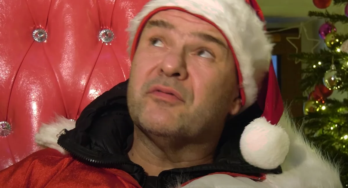 Reklama piwa z Tomaszem Karolakiem i prokuratura. Aktywista komentuje dla PolitykaZdrowotna.com