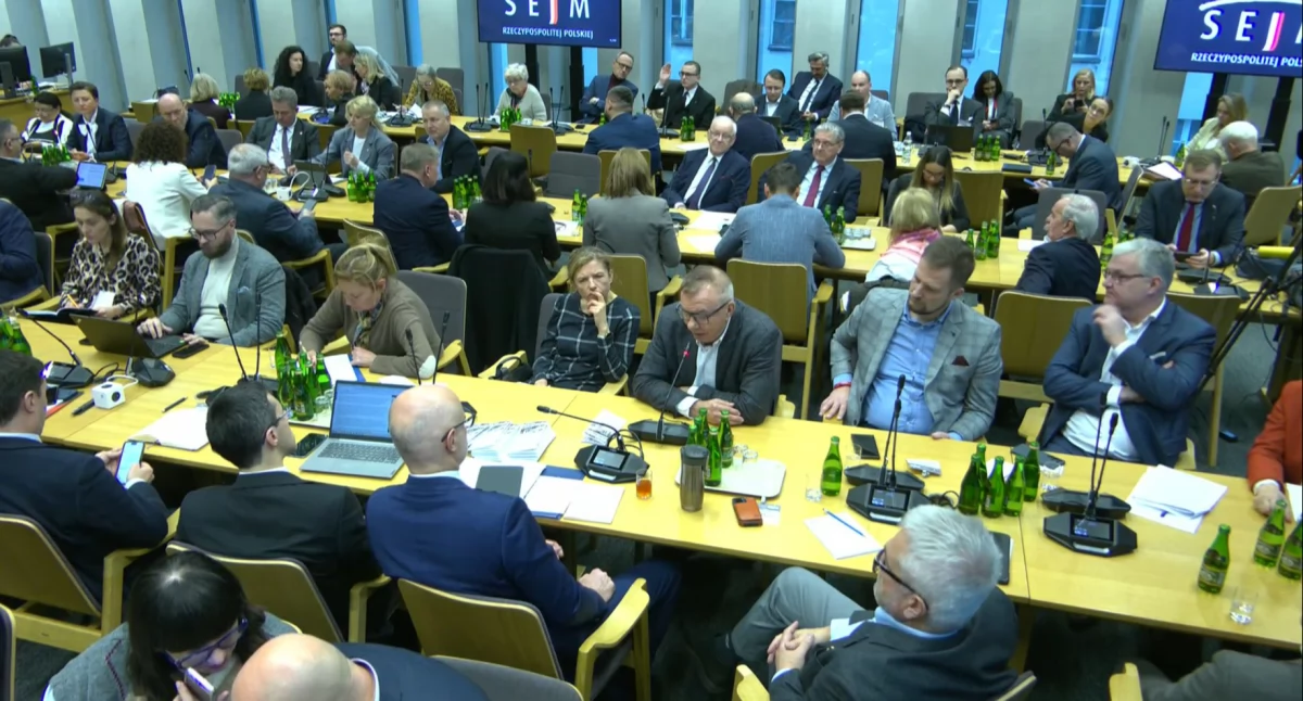 Ministerstwo Zdrowia kontra reszta świata. Zakazy alkoholowe w Sejmie
