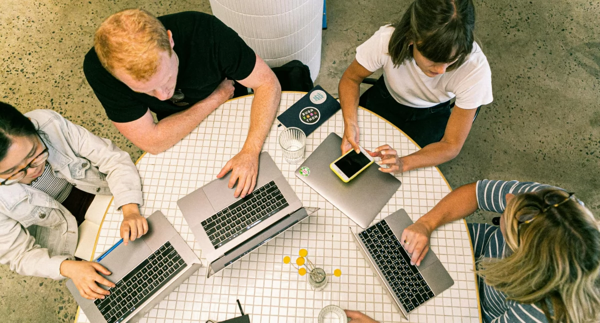 #MłodziŚwiadomi – nowy program edukacyjny GIS o chorobach przenoszonych drogą płciową