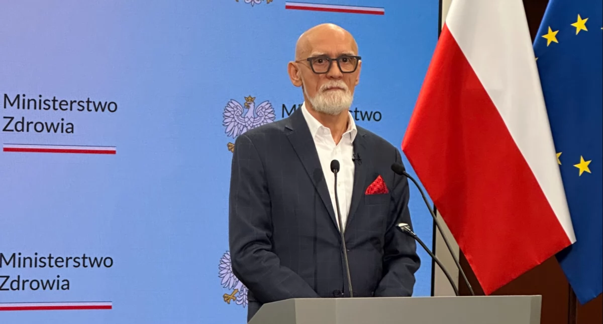 Wiceminister Maciejewski o porodach: standardem pozostaje oddział położniczo-ginekologiczny