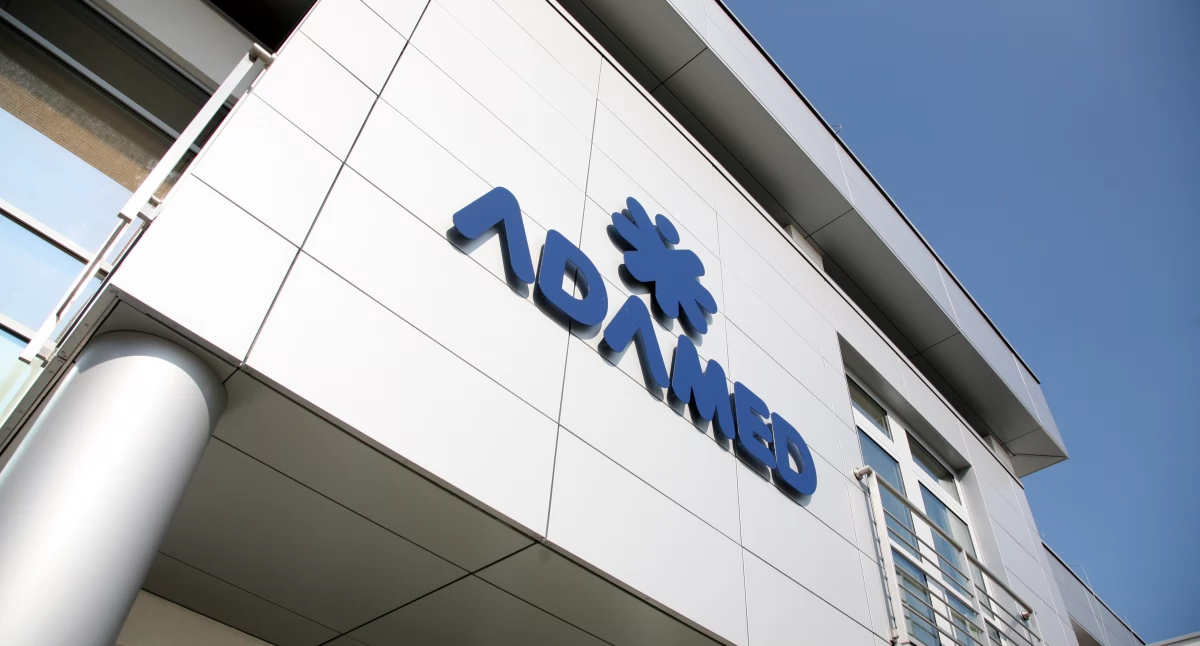 Adamed przejmuje od Sanofi zakład produkcyjny w Hiszpanii