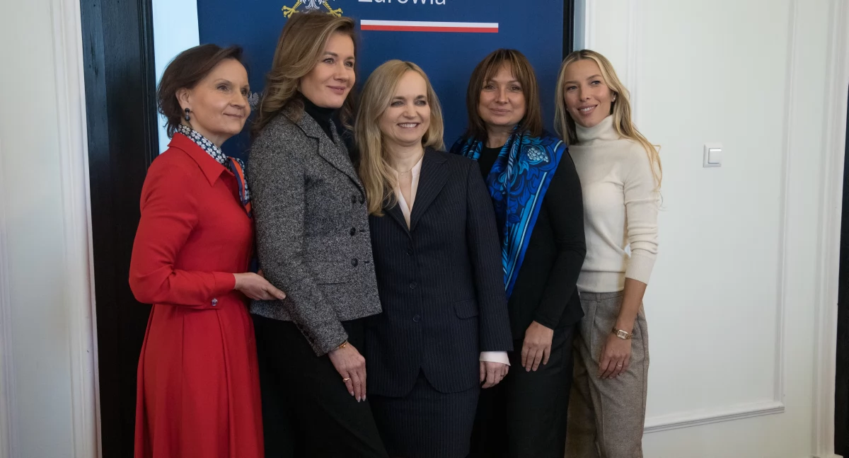 Ewa Chodakowska i dr  Małgorzata Gałązka-Sobotka razem z MZ. Aby walczyć z otyłością