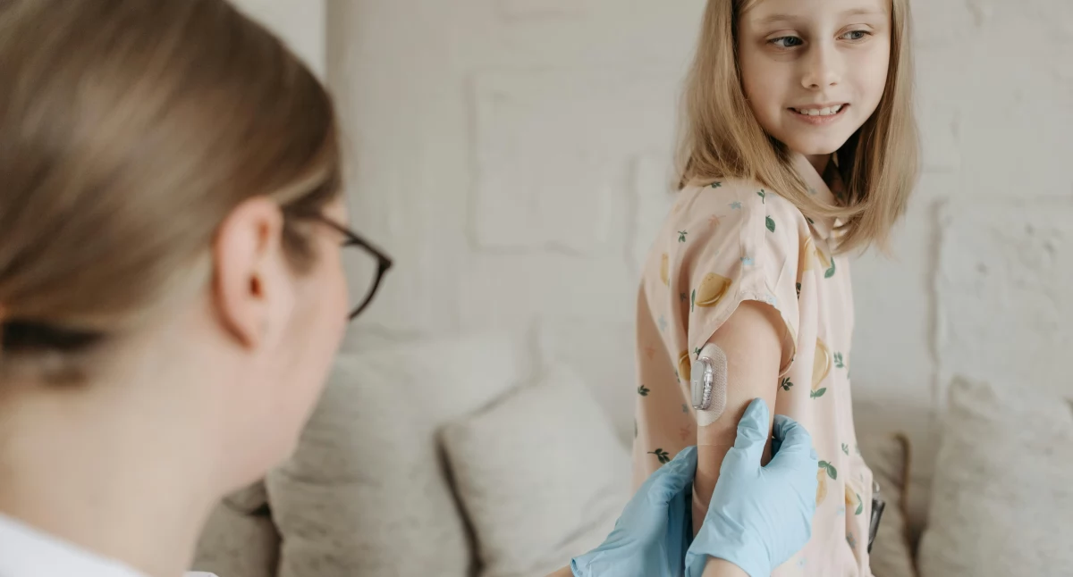 Obowiązkowe szczepienia przeciw HPV od 2027 r. Fala dezinformacji w sieci po zapowiedzi MZ