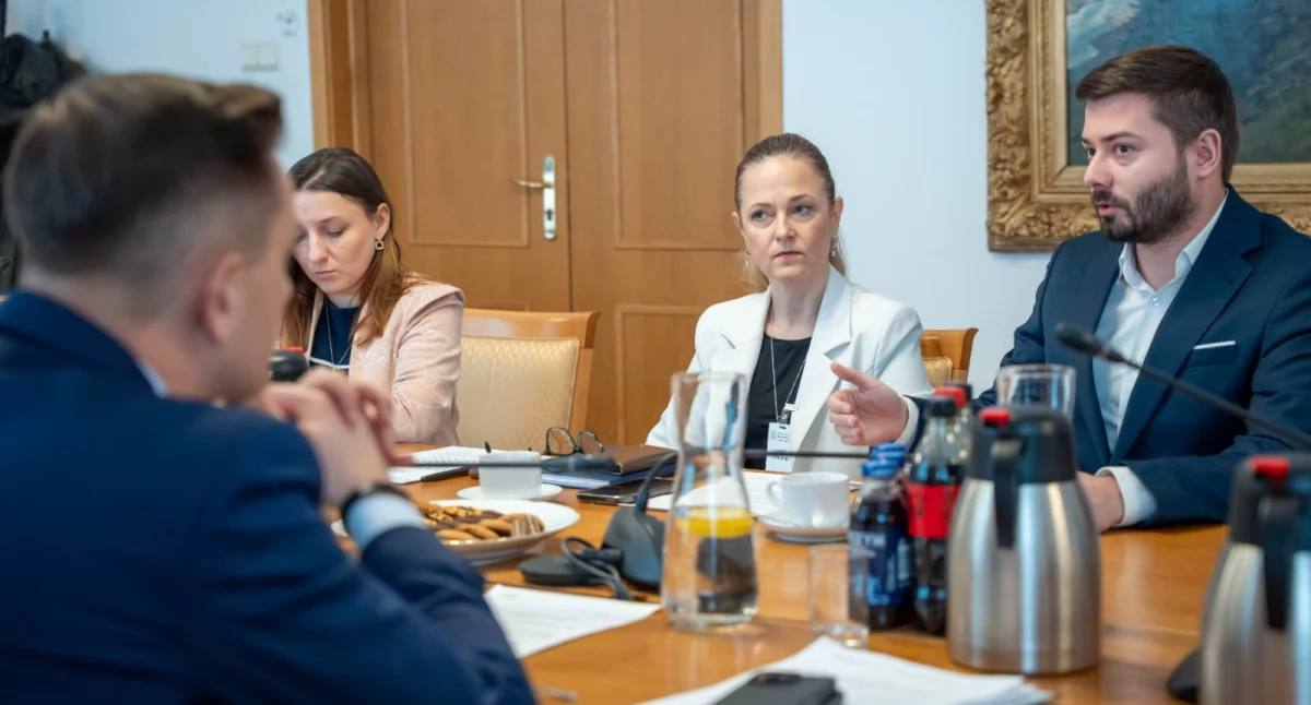 Przemoc seksualna w Polsce: Ministerstwo Zdrowia i Ministerstwo Sprawiedliwości łączą siły