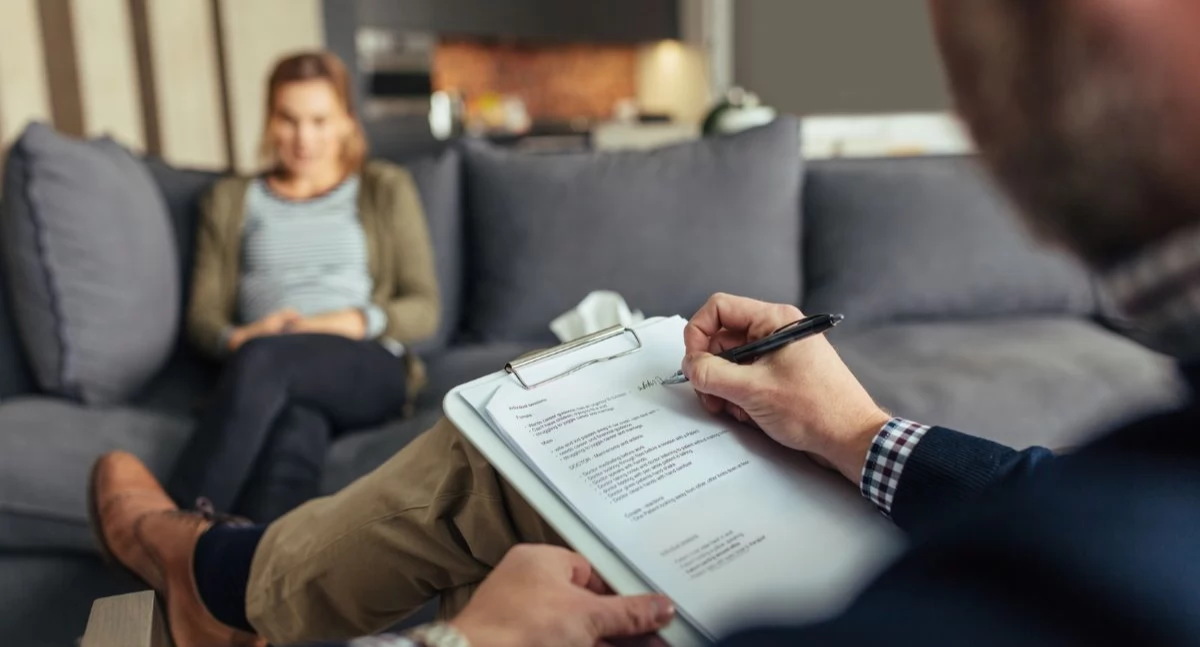 Polacy boją się pomocy psychologicznej? Wnioski z badań Instytutu Psychologii PAN