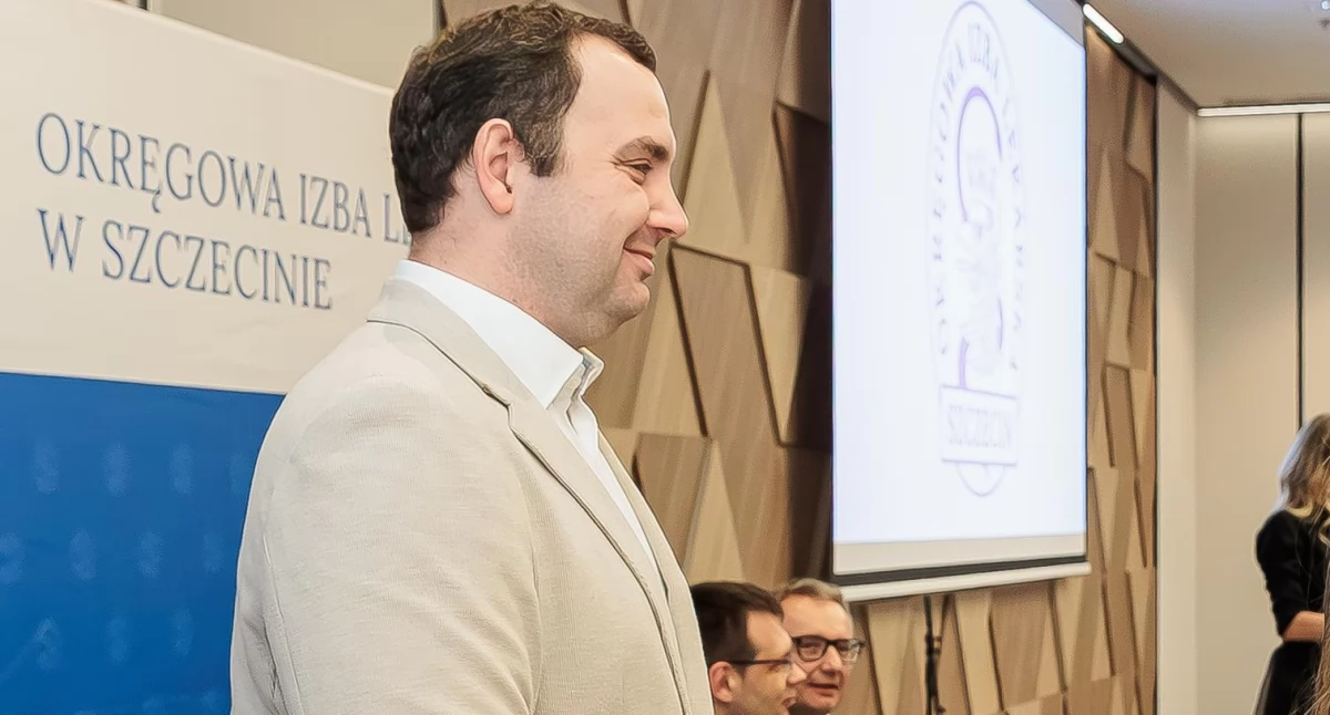 W NIL robi się gorąco. Michał Bulsa z OIL w Szczecinie protestuje 